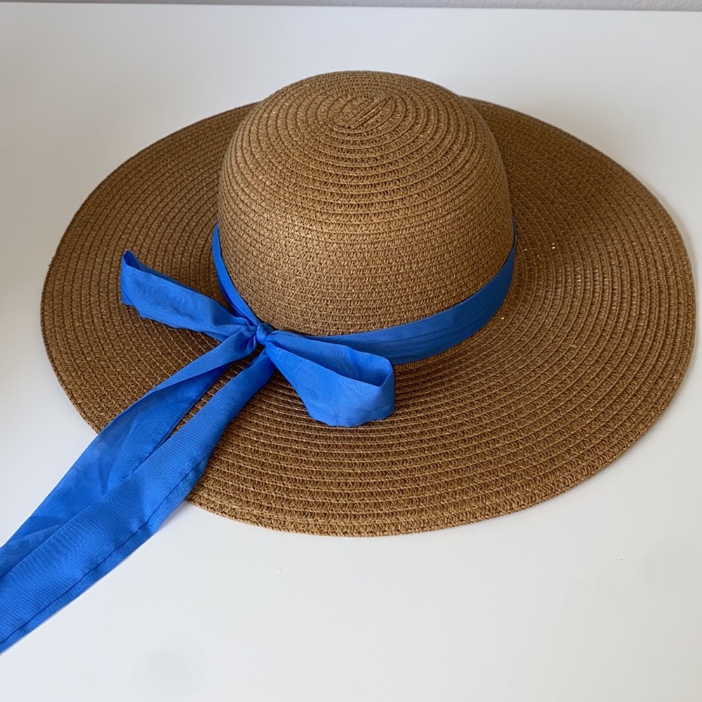 Vince Camuto. Wide brim hat.
